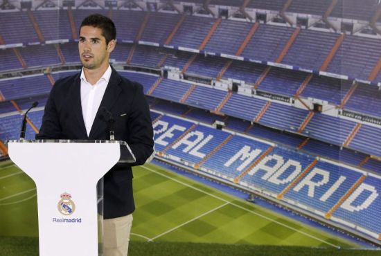 记者：韩鹏仍是泰山主帅，但俱乐部需要找个名义上的“主帅”（记者称韩鹏仍掌舵泰山，俱乐部需另觅“名义主帅”）