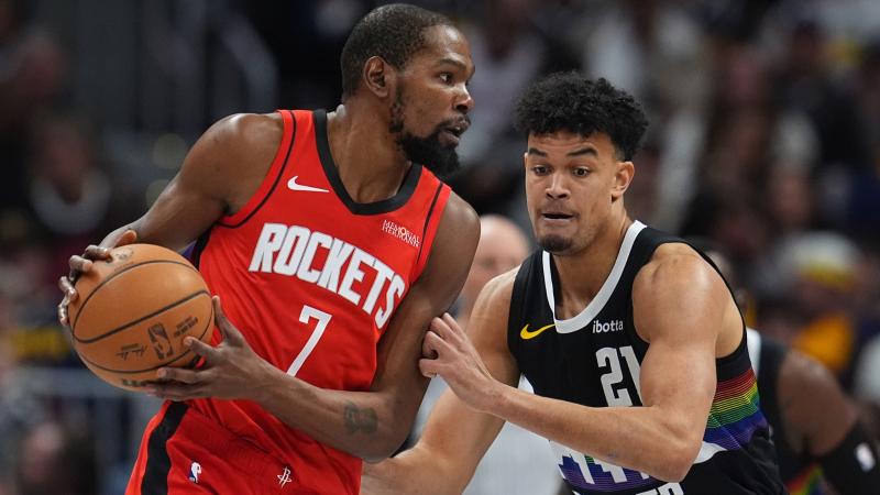 马刺客场115-102击败开拓者，福克斯37分带队取胜，展现全面实力。（马刺115-102客场击退开拓者，福克斯轰37分领军取胜，全面实力尽显）