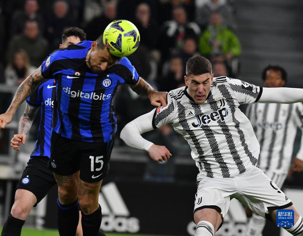 马卡：特尔施特根参加巴萨今日合练，有望复出入选欧冠大名单（马卡：特尔施特根今日随巴萨合练，或将复出进入欧冠名单）