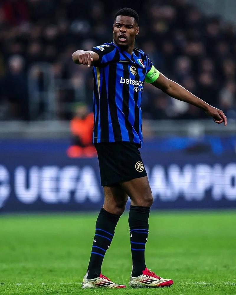 足球联赛关键球员数据统计