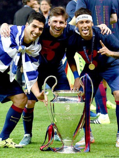 北青：向余望确定缺席中乌之战，吾米提江可能替补出场（北青：向余望确认缺席中乌之战，吾米提江或以替补出场）