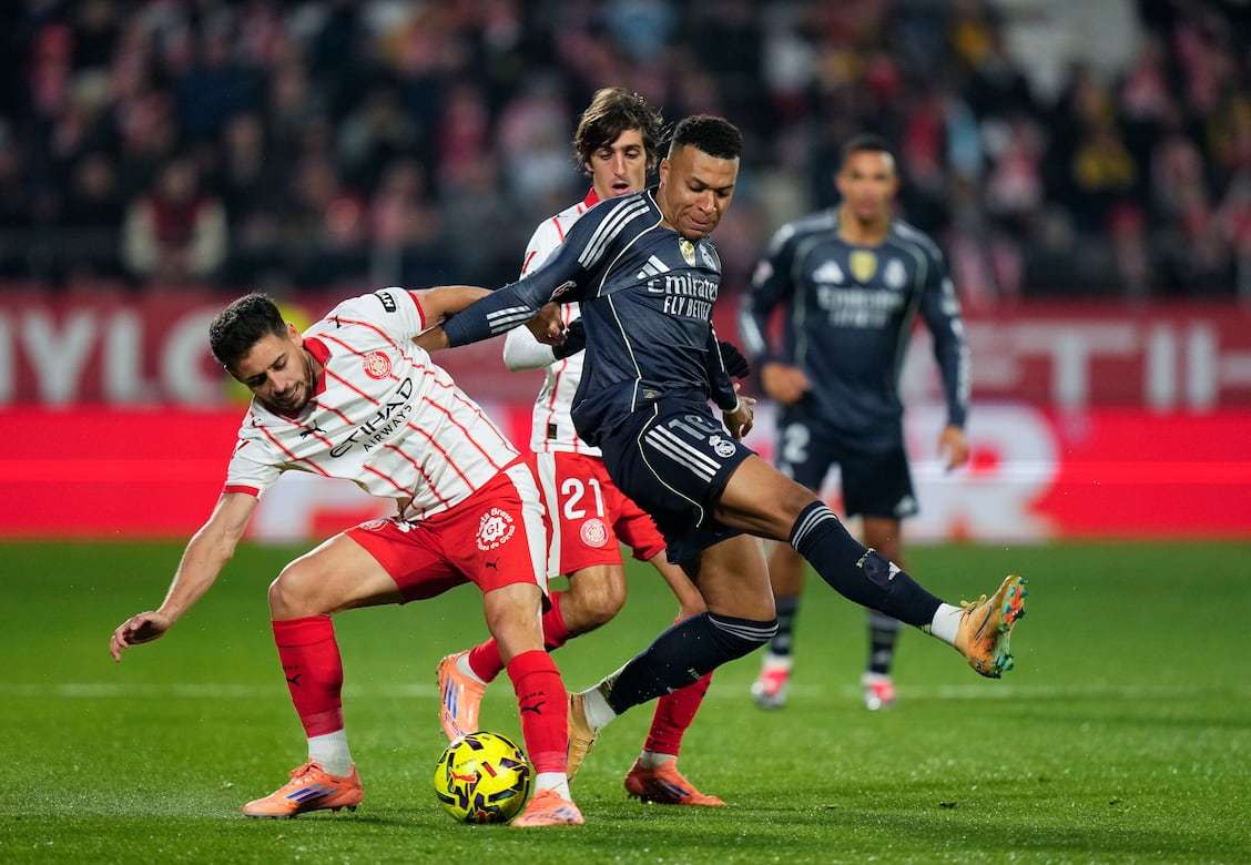 利物浦萨拉赫任意球破门锁定胜局（萨拉赫任意球建功，利物浦锁定胜利）