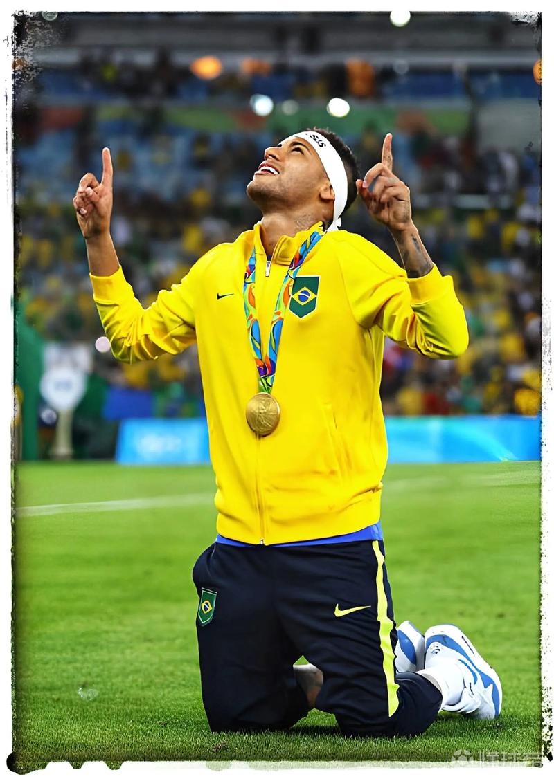 支持河南队，一河南球迷从航体骑三轮车前往足协杯决赛地苏州（为河南队加油，河南球迷骑三轮自航体出发奔赴足协杯决赛地苏州）