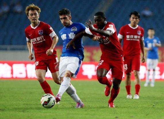 向余望谈冲超：感谢球迷和教练团队这一年的努力，我们做到了（向余望谈冲超成功：感谢球迷与教练组一年的付出，我们终于达成目标）