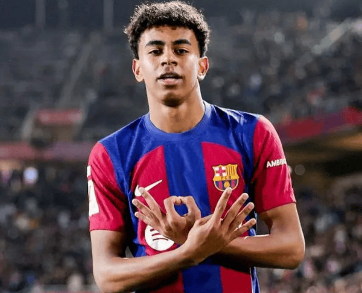 他是901阵型中锋最佳人选，却认为1队友历史最佳，到底有何魔力？（被誉为901阵型最佳中锋，他却力挺这位队友为历史第一，究竟有何魅力？）