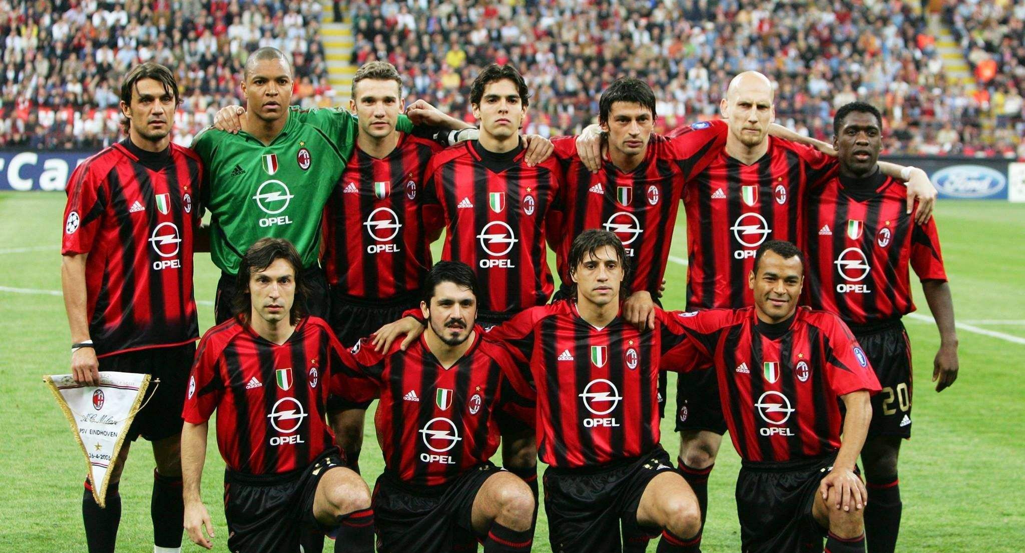 超高人气，一印度女球迷接机时手举标语：梅西，拯救印度足球（人气爆棚！印度女球迷机场举牌：梅西，请救救印度足球）